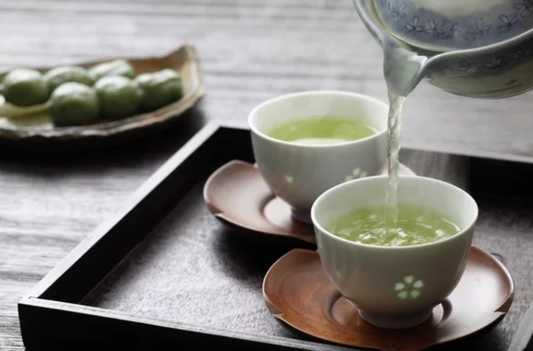 おいしい緑茶の淹れ方｜贈り物にも喜ばれる本格的な一杯を楽しむコツ